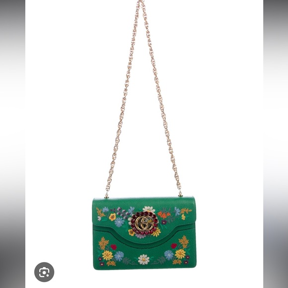 Gucci like new worn twice💚❤️ - Picture 3 of 3